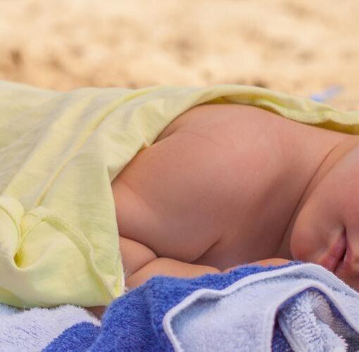 Zu sehen ist Bild 1 zum Beitrag mit dem Thema: Kühlhandtuch für Strand