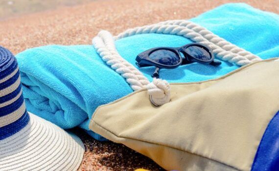 Zu sehen ist Bild 1 zum Beitrag mit dem Thema: Strandhandtücher Ratgeber & Empfehlungen