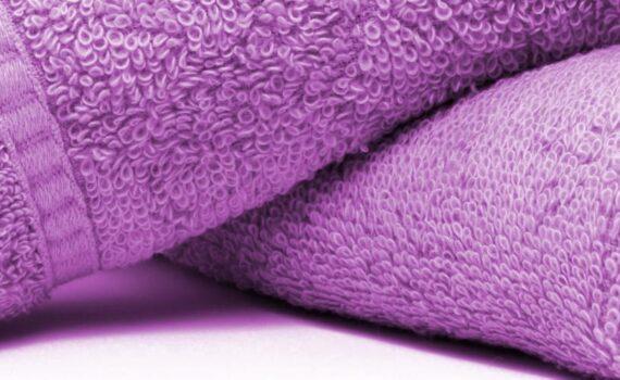 Zu sehen ist Bild 1 zum Beitrag mit dem Thema: Kühlhandtuch oder normales Handtuch: Unterschiede in Funktion und Anwendung